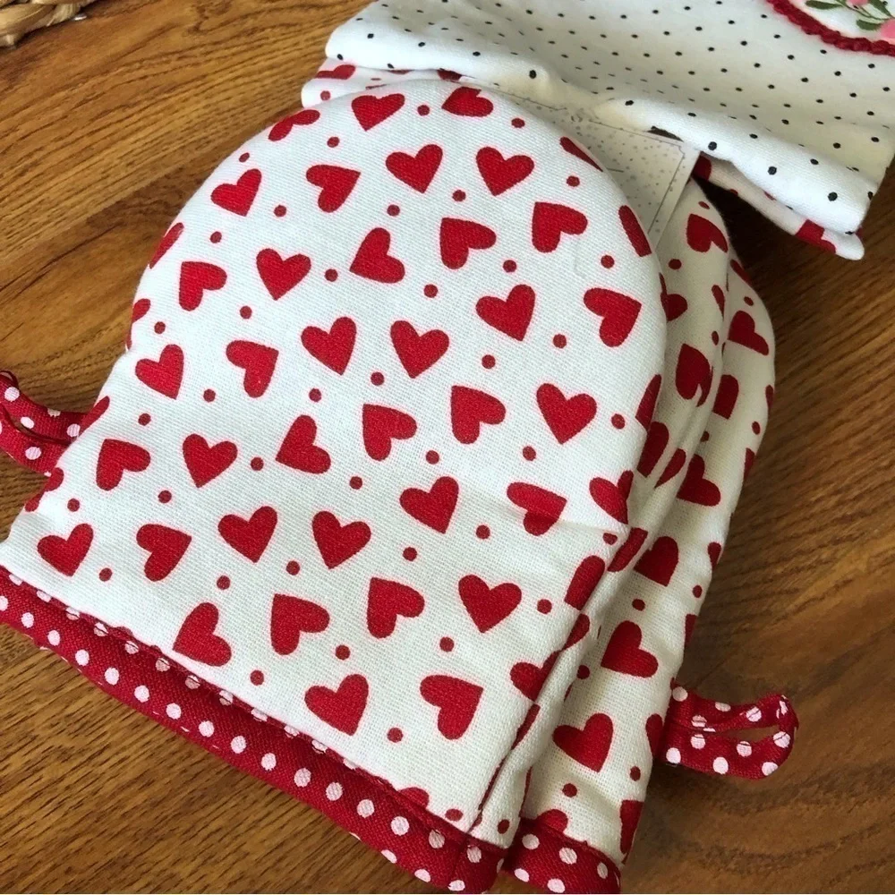 Red & White Vintage Heart kitchen towel and oven mitt set (4ct)